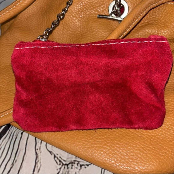 Pebbled Leather Tan Bucket Bag Red Suede Interior w/ attached Suede Cosmetic Bag - Picture 11 of 12